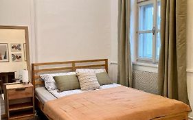 1 Bedroom Studio Close To Palmovka